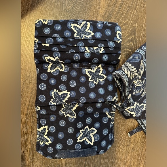 **WALLET INCLUDED** LIKE NEW ⭐️ VINTAGE, RETIRED NAVY VERA BRADLEY TOTE - Picture 6 of 7